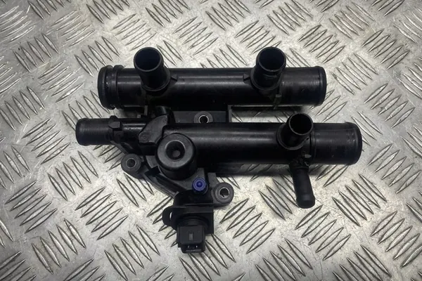 Carcasa del termostato RENAULT ESPACE IV 2.2L diésel image 3