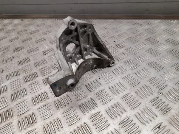 Pièces de montage Chevrolet Camaro SS 6.2 V8 LT1 OEM 12643221 image 2