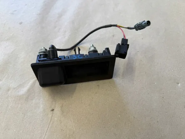 VW Passat B6 Dörrhandtag med Kamera OEM 5N0827566D image 2