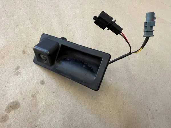 VW Passat B6 Dörrhandtag med Kamera OEM 5N0827566D image 3