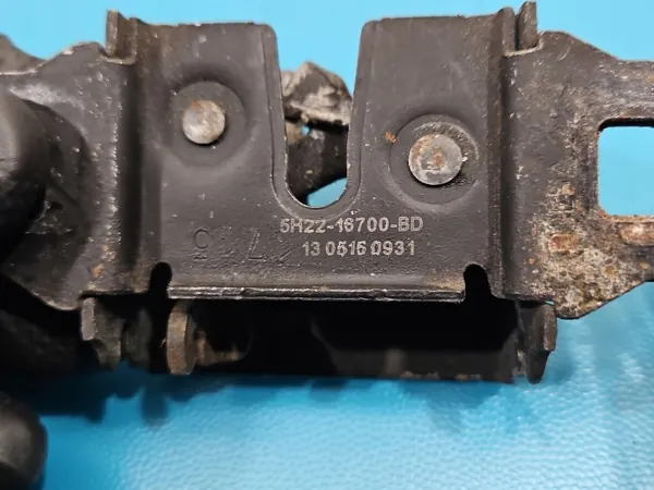 Fecho capô esquerdo OEM 5H22-16700-BD Jaguar XE image 5