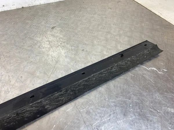 Moldura de pilar Nissan OE OEM FOB53746 para X-Trail image 3