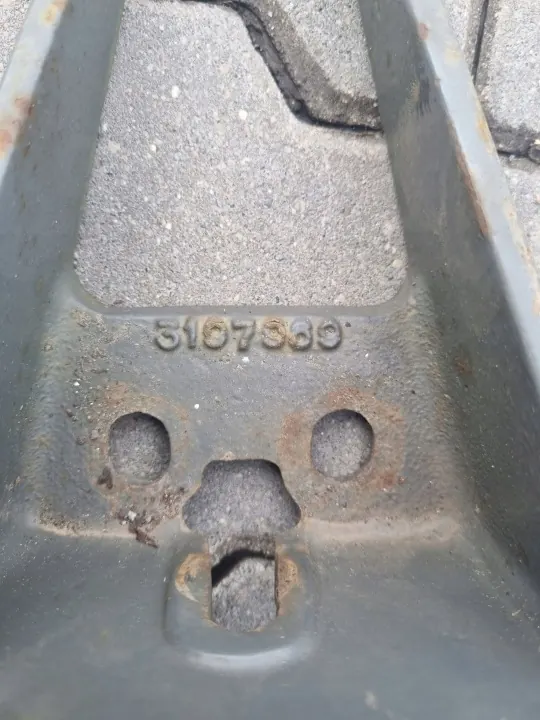Främre luftfjädermontering OEM 3197969 image 3