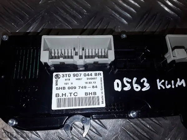 Skoda Yeti ilmastointiohjain OEM 3t0907044br image 3