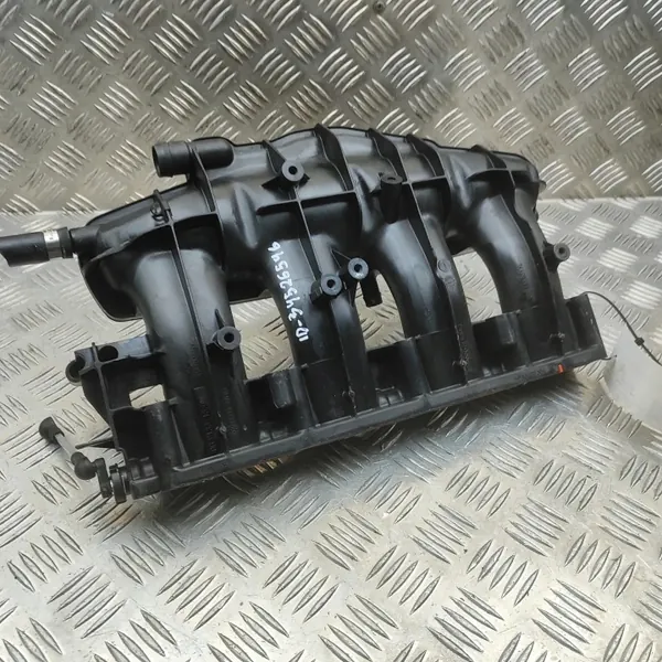 Collecteur d'admission VW Golf V Variant 06F133185AQ image 3