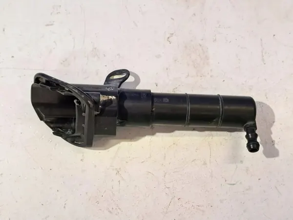 Volvo XC90 2007 Front Lamp Washer Right image 2