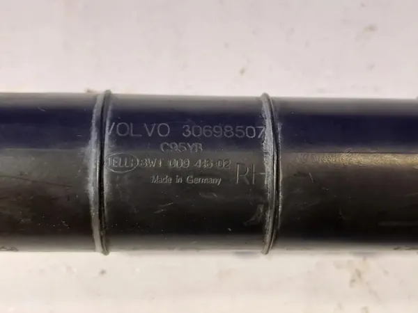 Volvo XC90 2007 Front Lamp Washer Right image 4