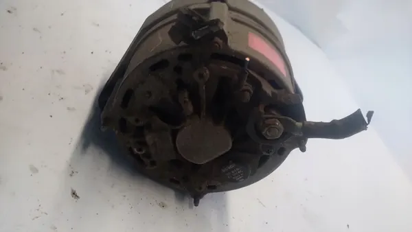 AUDI 80 B4 2.0 8V Vaihtovirtageneraattori 050903015J image 3