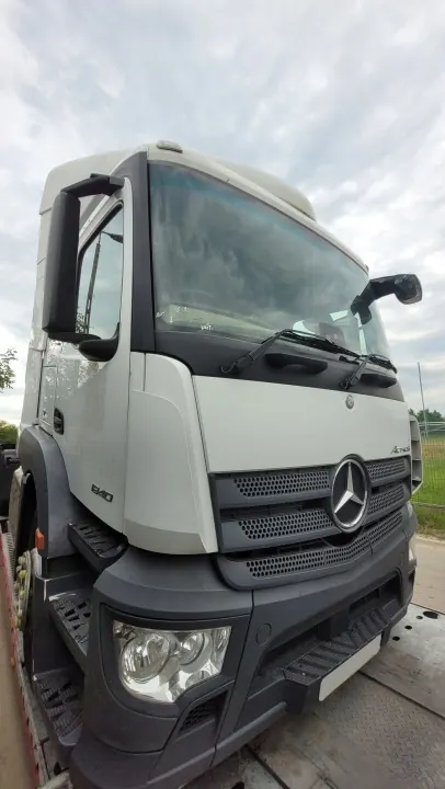 Gebrauchtes Mercedes-Benz OE Schmaler Kabinenrahmen image 3