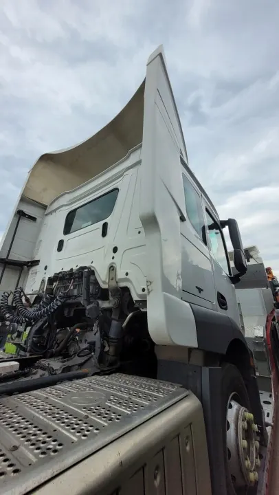 Gebrauchtes Mercedes-Benz OE Schmaler Kabinenrahmen image 4