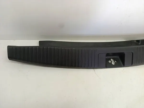 Honda HR-V II Cubierta inferior maletero moldura OEM 84640T7W image 3