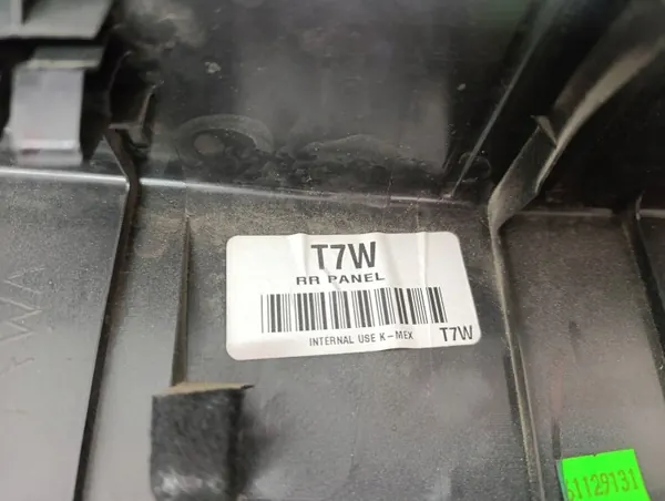Honda HR-V II Cubierta inferior maletero moldura OEM 84640T7W image 5