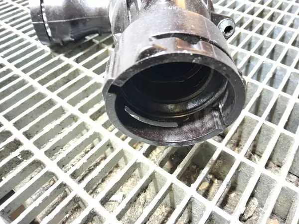 Carcasa de termostato Seat Leon (5F) 04L121111H image 6