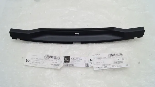 Heckklappenspoiler OEM 2137930200 - Mercedes image 2