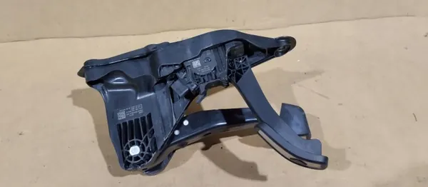 Kaasupoljin OEM 10B723058B VW ID.4:lle image 3