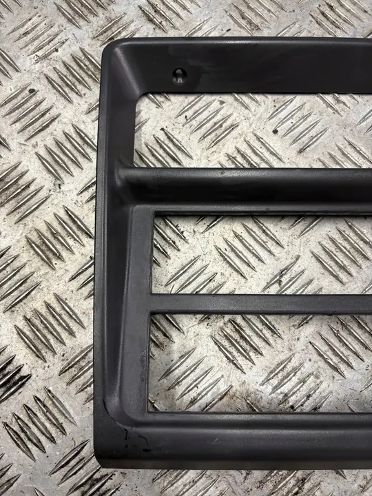 Mitsubishi Pajero II Radio Frame MB652134 image 2