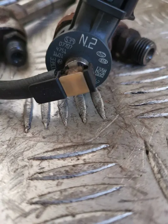 INYECTORES COMPLETOS HYUNDAI SANTA FE IV LIFT 2.2 CRDI OEM image 3