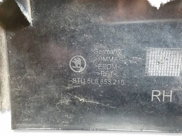 Skoda Yeti höger sidorutslist OEM 5L6853216 image 5