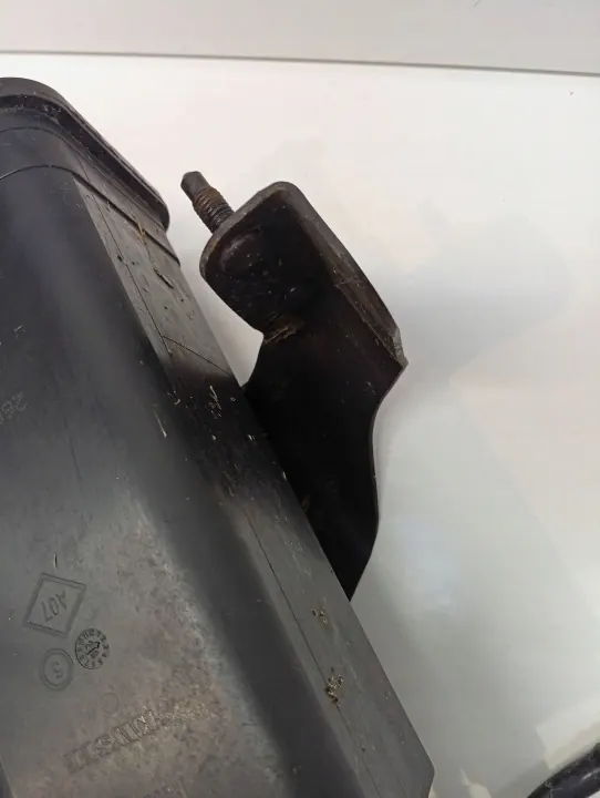 Brandstofdampkoolstoffilter OEM 149504164R Dacia Duster II image 5