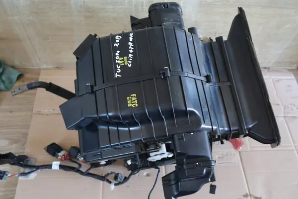 HYUNDAI TUCSON I 04-10 2.0 B Conjunto de Calefacción OEM image 2