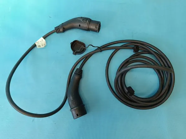 Cable de carga Audi Q8 e-tron 55 Quattro 300kW 2019 OEM 4N0971675 image 6