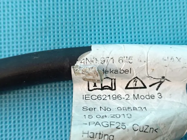 Cable de carga Audi Q8 e-tron 55 Quattro 300kW 2019 OEM 4N0971675 image 9