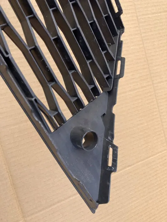 Griglia Centrale Seat Leon III FR radar 5F0853667D image 9