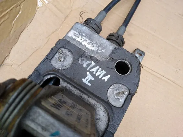 Golf V A3 Leon II Octavia II TDI Gear Shift Mechanism 1K0711265T image 2