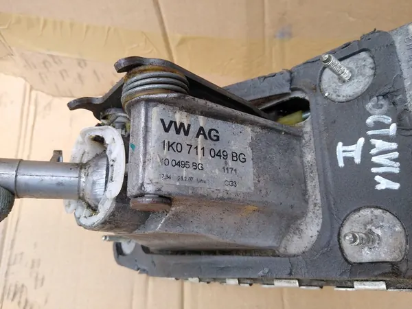 Golf V A3 Leon II Octavia II TDI Gear Shift Mechanism 1K0711265T image 3