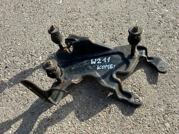 Mercedes Airmatic Kompressorhalterung OEM za1awW211as image 2