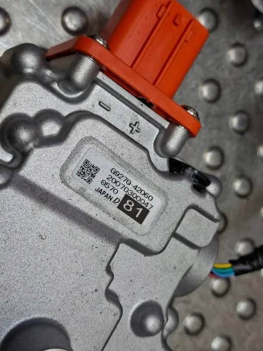 Inversor de voltaje OEM S25165632 para Lexus/Toyota RAV4 image 3