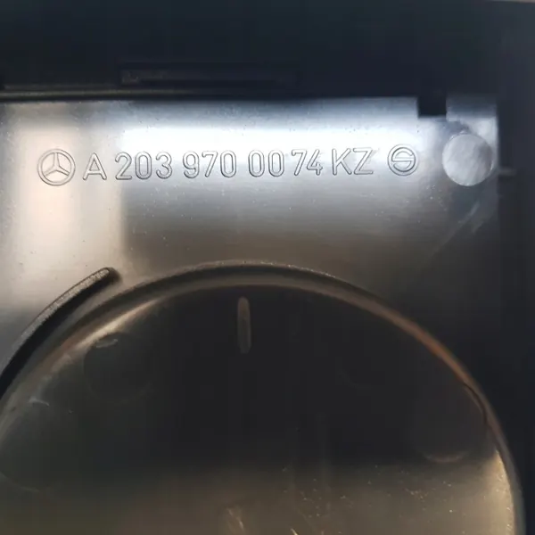 Achterste armsteun leer OEM A2039700074 Mercedes W203 image 5