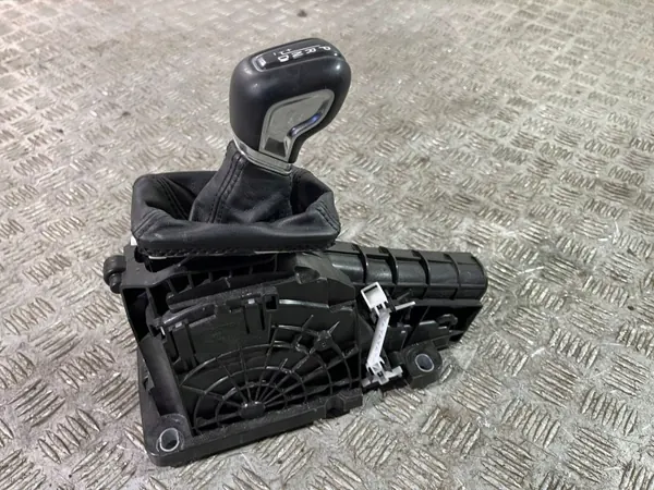 Volvo XC90 2017 Växelspak OEM 31437769 - Begagnad image 3