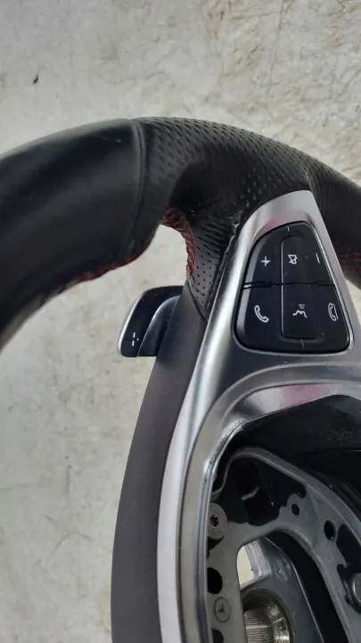 Mercedes AMG Lenkradschaufeln Rote Naht image 10