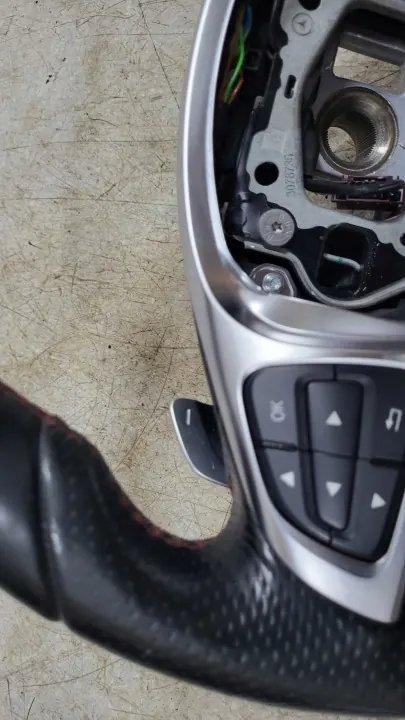 Mercedes AMG Lenkradschaufeln Rote Naht image 9