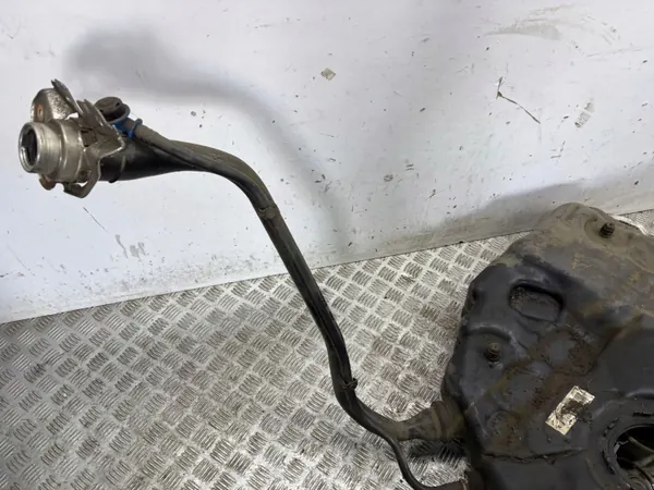Polttoainesäiliö OEM 8W0201021EN Audi A4 S4 B9 image 3