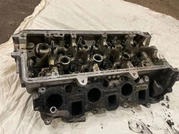 Rechter Cilinderkop - VW Audi 3.0 TDI image 4
