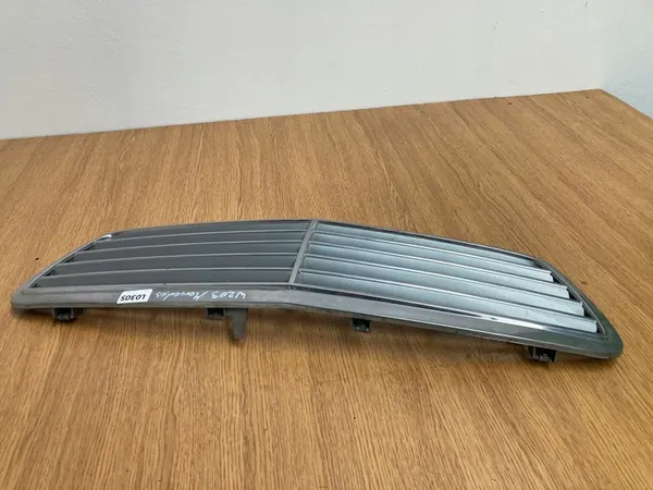 GRIGLIA MERCEDES C CLASS W203 A2038800183 image 3