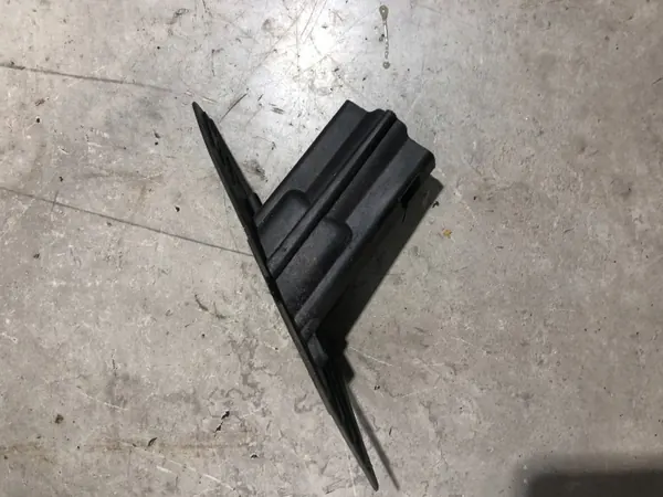 Ajovalopesurin kiinnike OEM 3G0807941 VW Passat B8:lle image 3