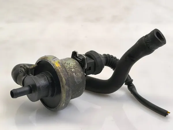 Audi 100 S4 C4 1993 Válvula de Vácuo OEM 034906283E image 2