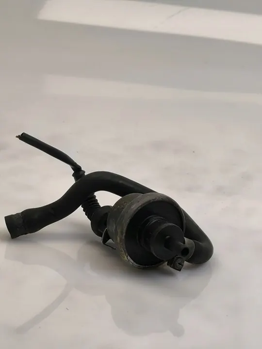 Audi 100 S4 C4 1993 Válvula de Vácuo OEM 034906283E image 3