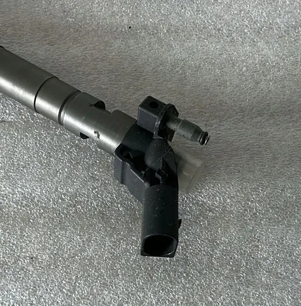 Iniettore 3.0 TDI Audi Q7 Touareg 059130277AM image 3