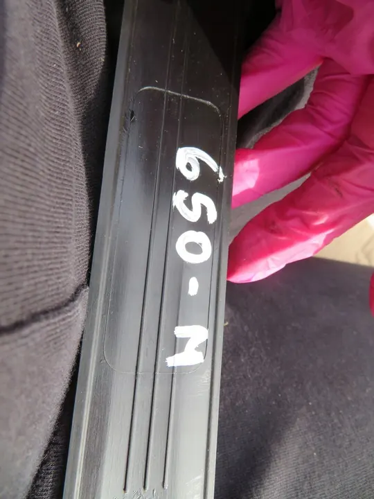 Renault OE Tailgate Trim 903720184R image 10