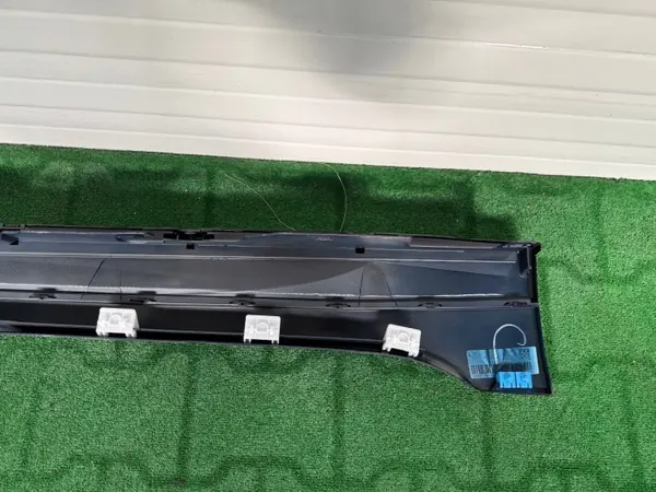 BMW M3 G80 Vänster Tröskellist OEM 8072639 image 7