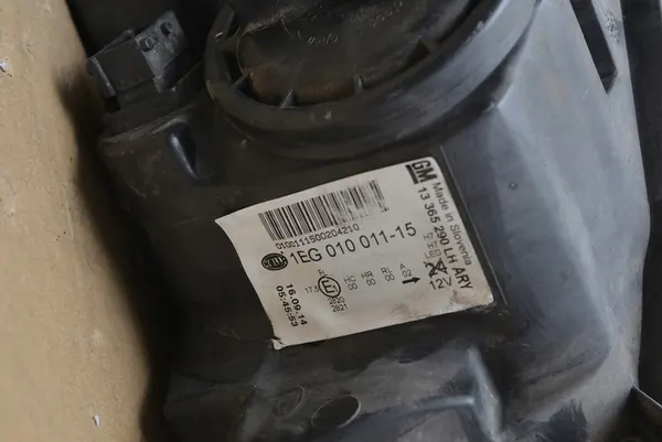 Vasen etuvalo Opel Astra J Lift LED OEM 13365290 image 7