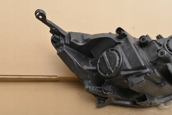 Vasen etuvalo Opel Astra J Lift LED OEM 13365290 image 9