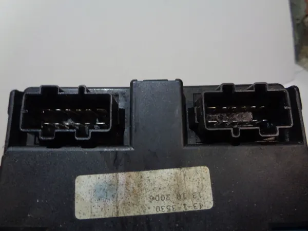 Audi A8 D3 Istuimen Ohjausmoduuli OEM 4E0959860 image 3