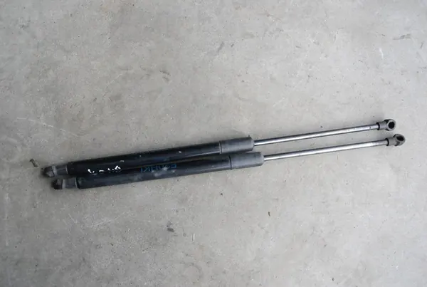 STABILUS Bakluckgasdämpare BMW 1 125D (F20) OEM image 2