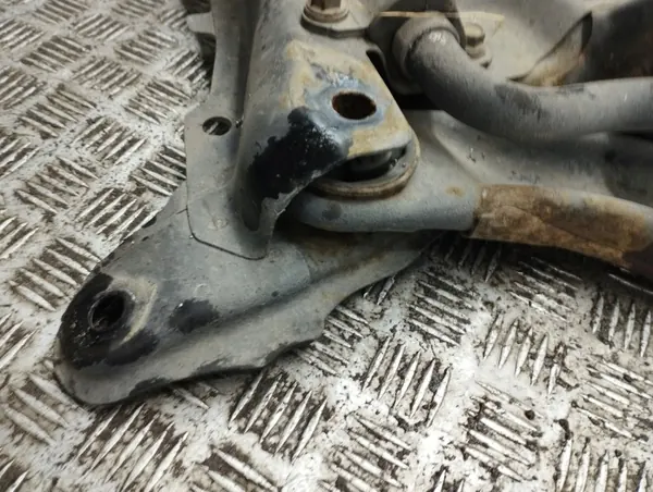 Subchassi dianteiro Toyota Yaris 2012 OEM AMD113735 image 8