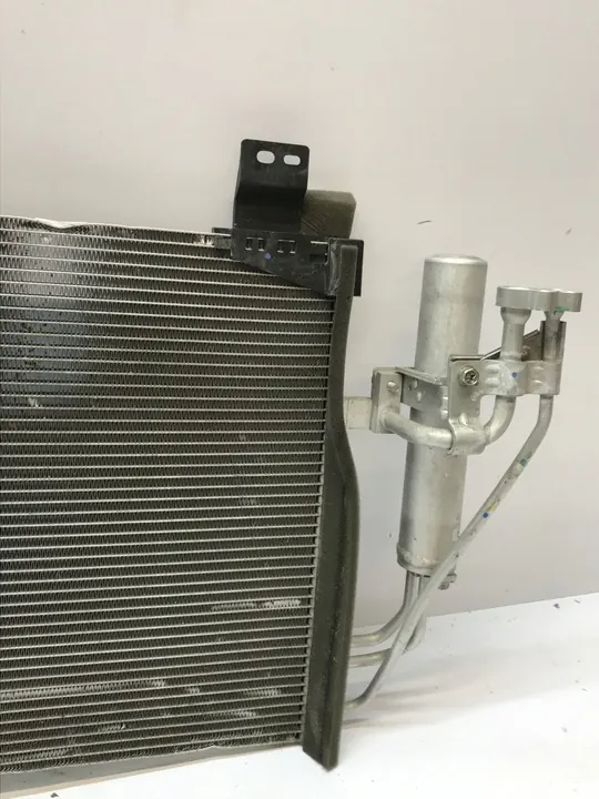 Mazda OE DB3R61480A Ilmastointikondensaattori image 2